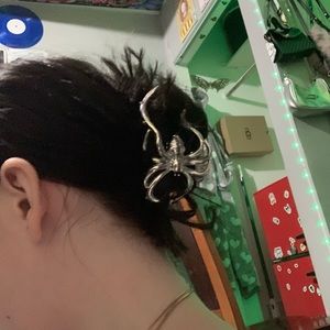 cool looking claw clip